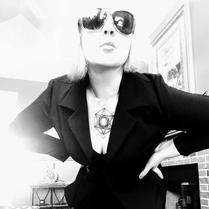 Meet your Posher, Hollie